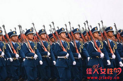 最牛的阅兵_表情 国庆70周年大阅兵留给中国的五大启示 手机新浪网 表