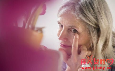 女人怎么防止衰老 女人怎么延缓衰老 女人该怎么做好防晒