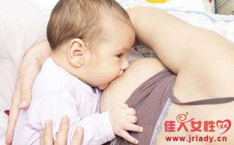 哺乳期来月经还能喂奶吗 哺乳期来月经好吗 哺乳期来月经影响奶水质量吗